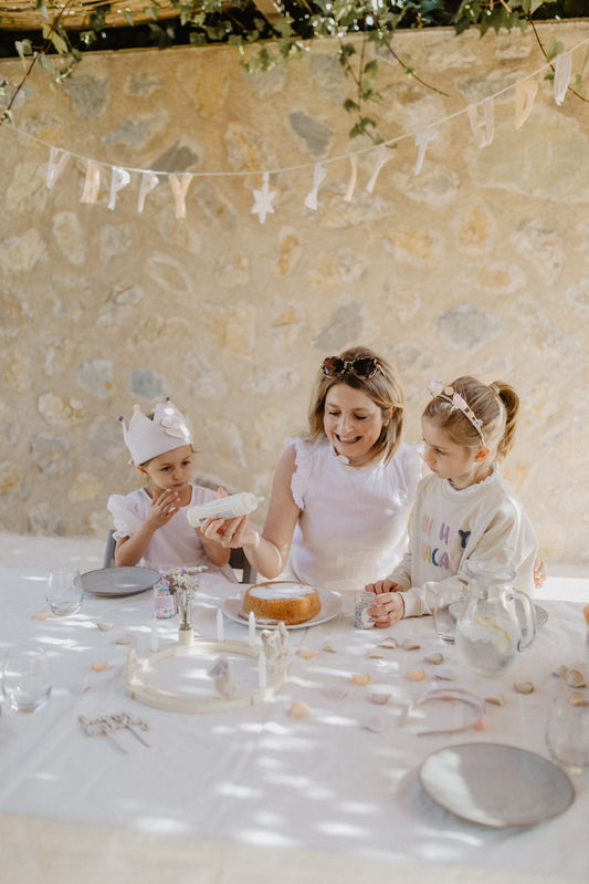 Girlande 'happy birthday' in lavender