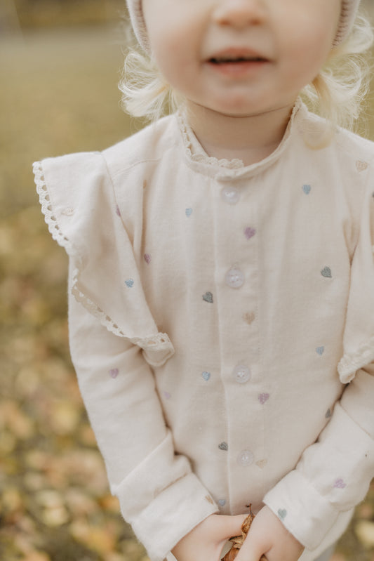Flanellbluse mit Herzchen-Stickerei und Rüschen 'light beige'