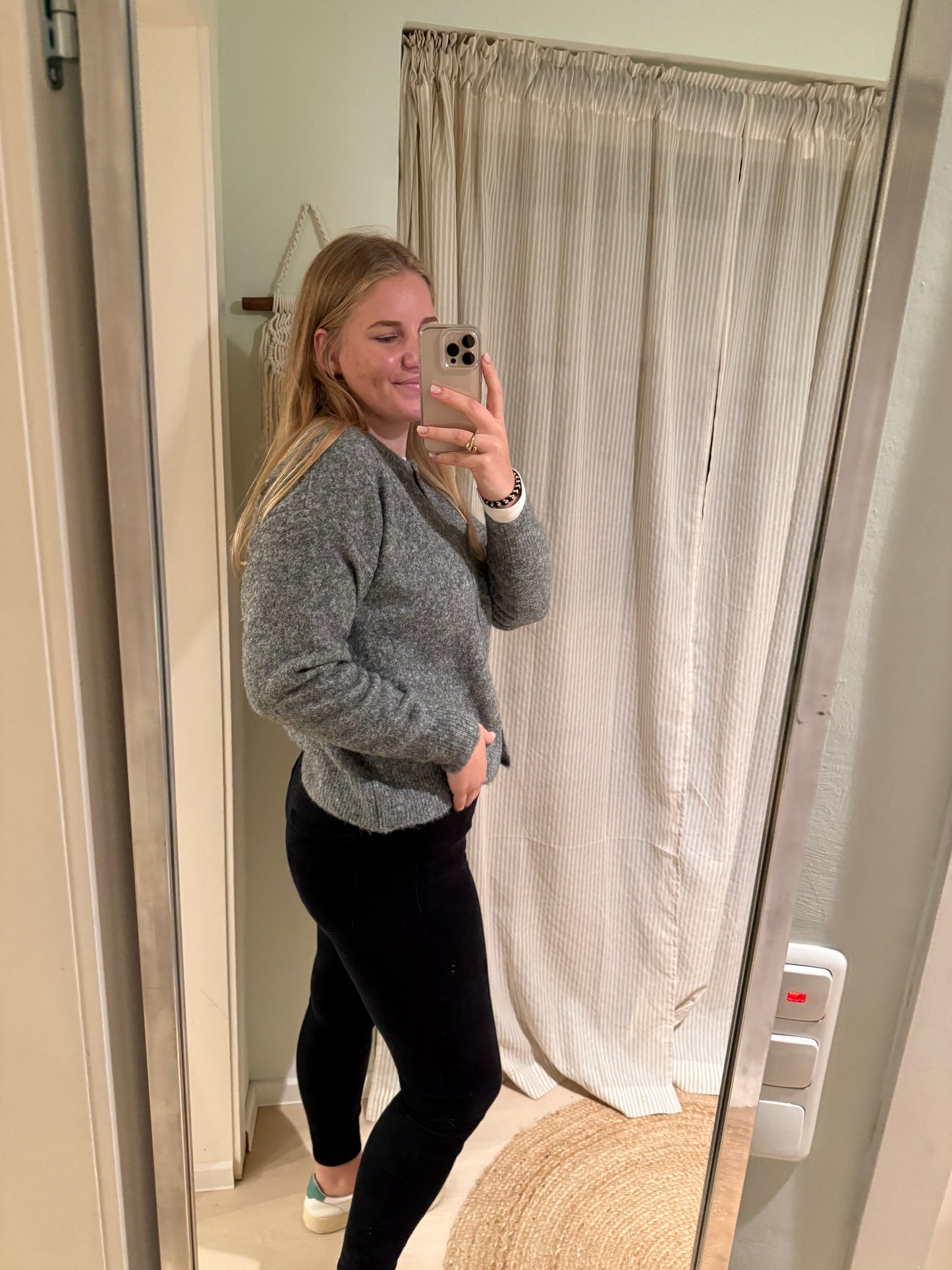 Strickjacke Rundhals grau