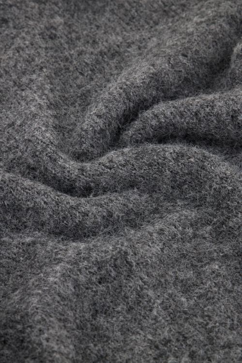 Grauer Oversized Strickpullover