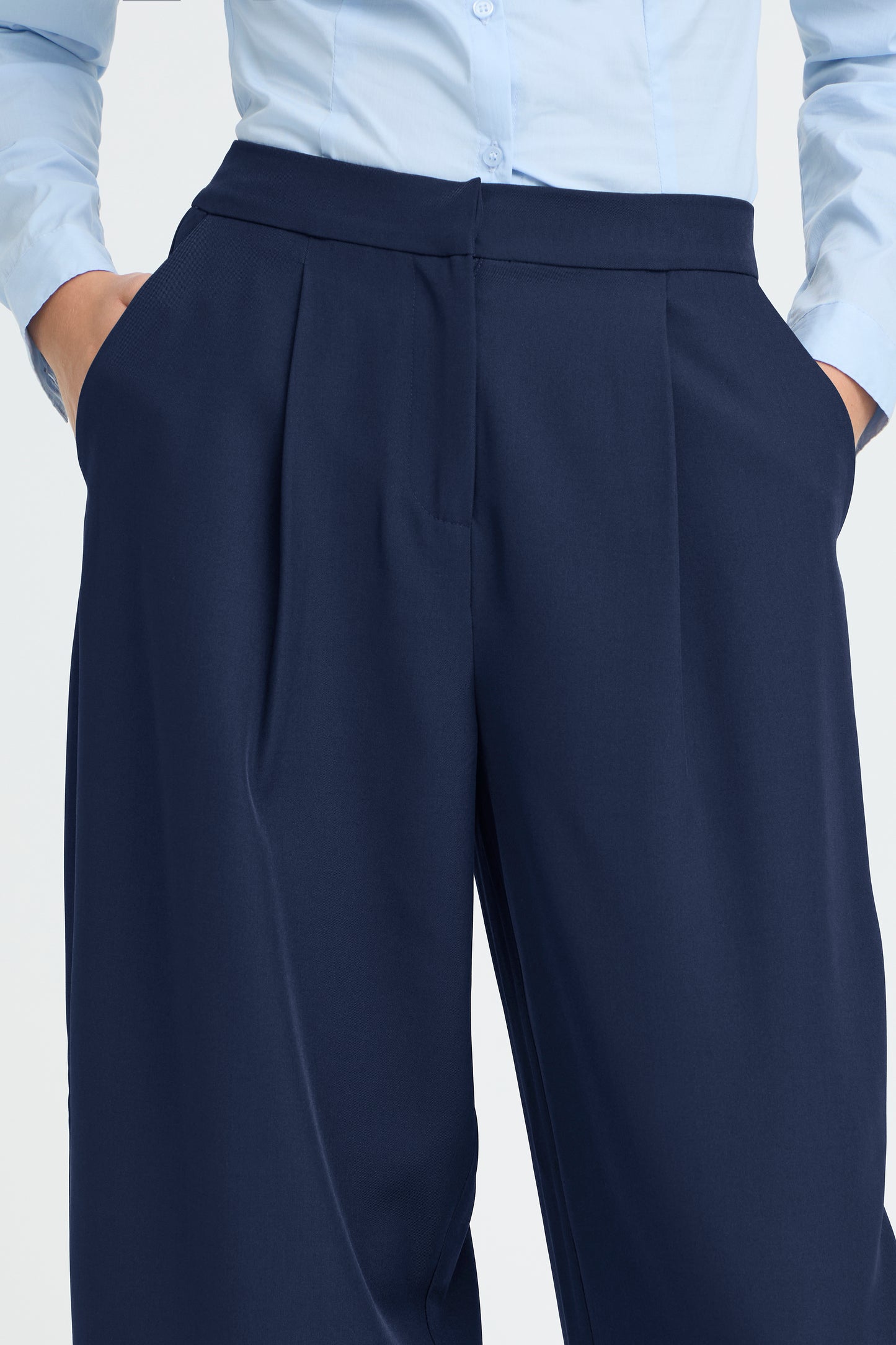 IH FAVA BARREL | dark navy