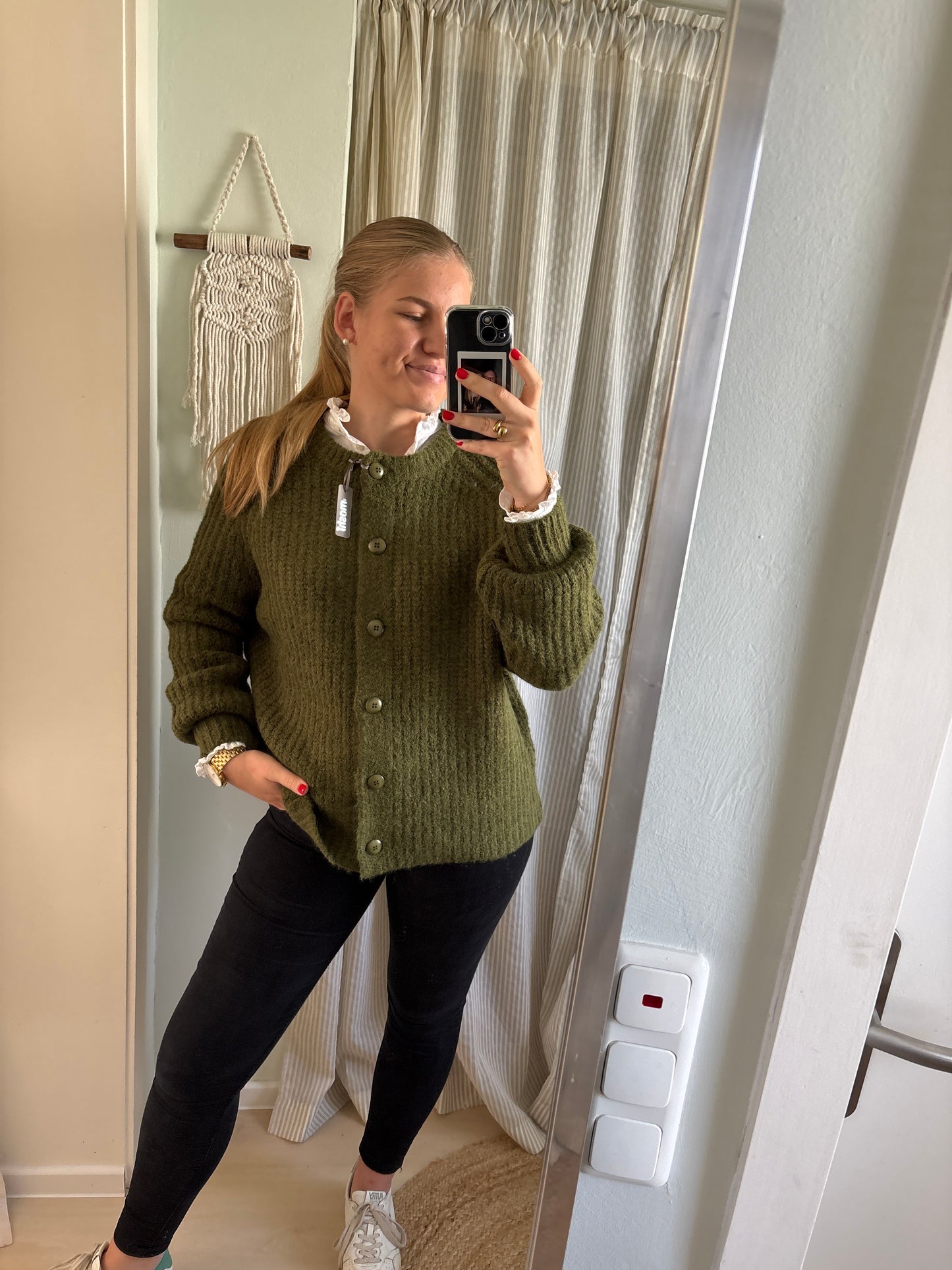 Kastiger Cardigan mit Rundhalsausschnitt