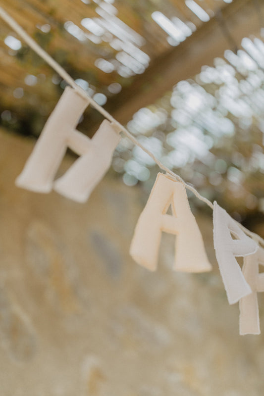 Girlande 'happy birthday' in lavender