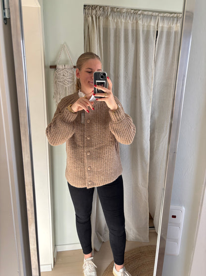 Kastiger Cardigan mit Rundhalsausschnitt