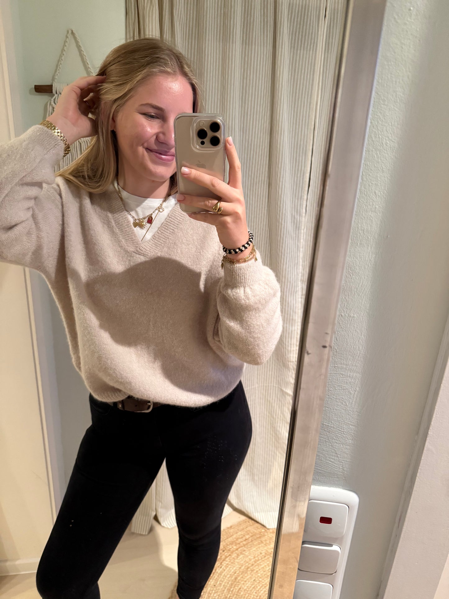 Strickpullover V-Ausschnitt beige