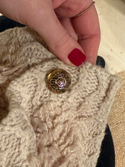 Kurzes Bouclé Jäckchen beige