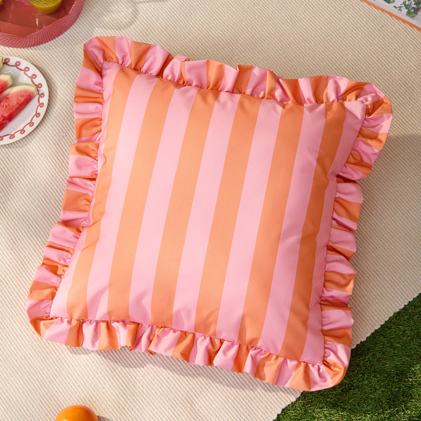 Outdoorkissen Palm Royale mit Rüschen | pink/orange