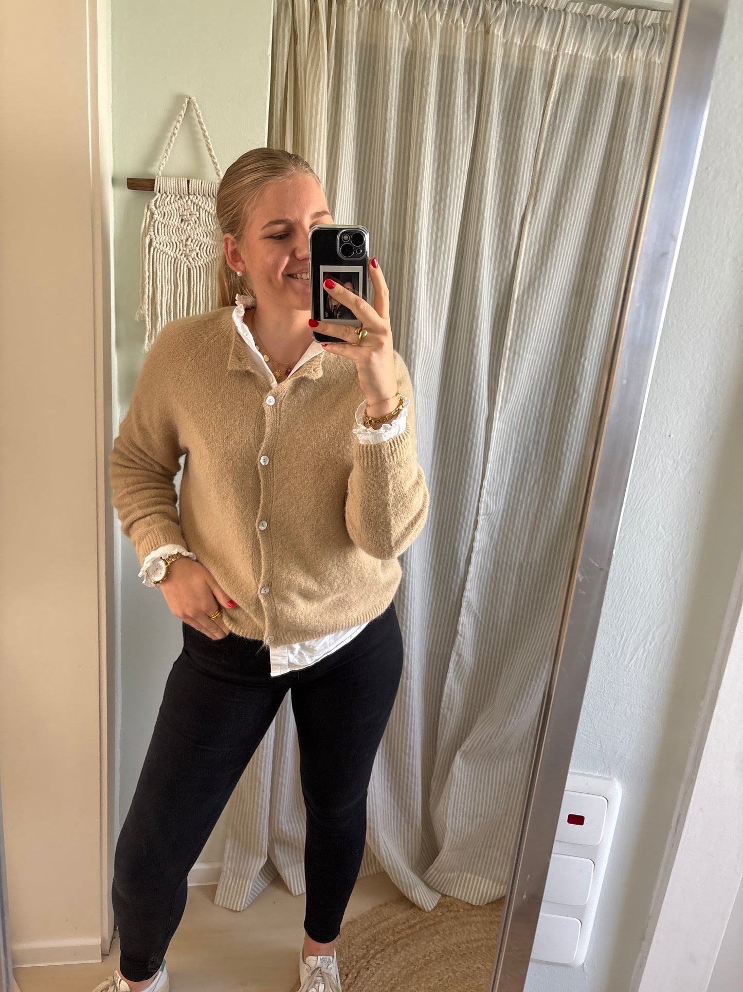 Strickjacke mit Rundhals-Ausschnitt