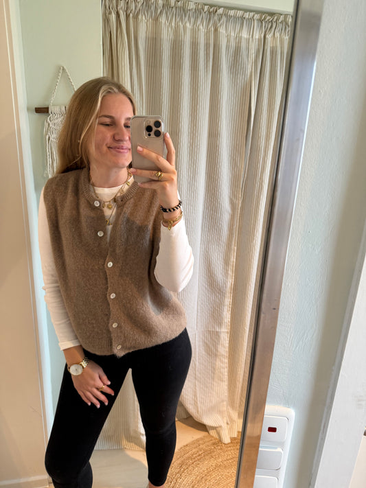 Strickweste Rundhals taupe
