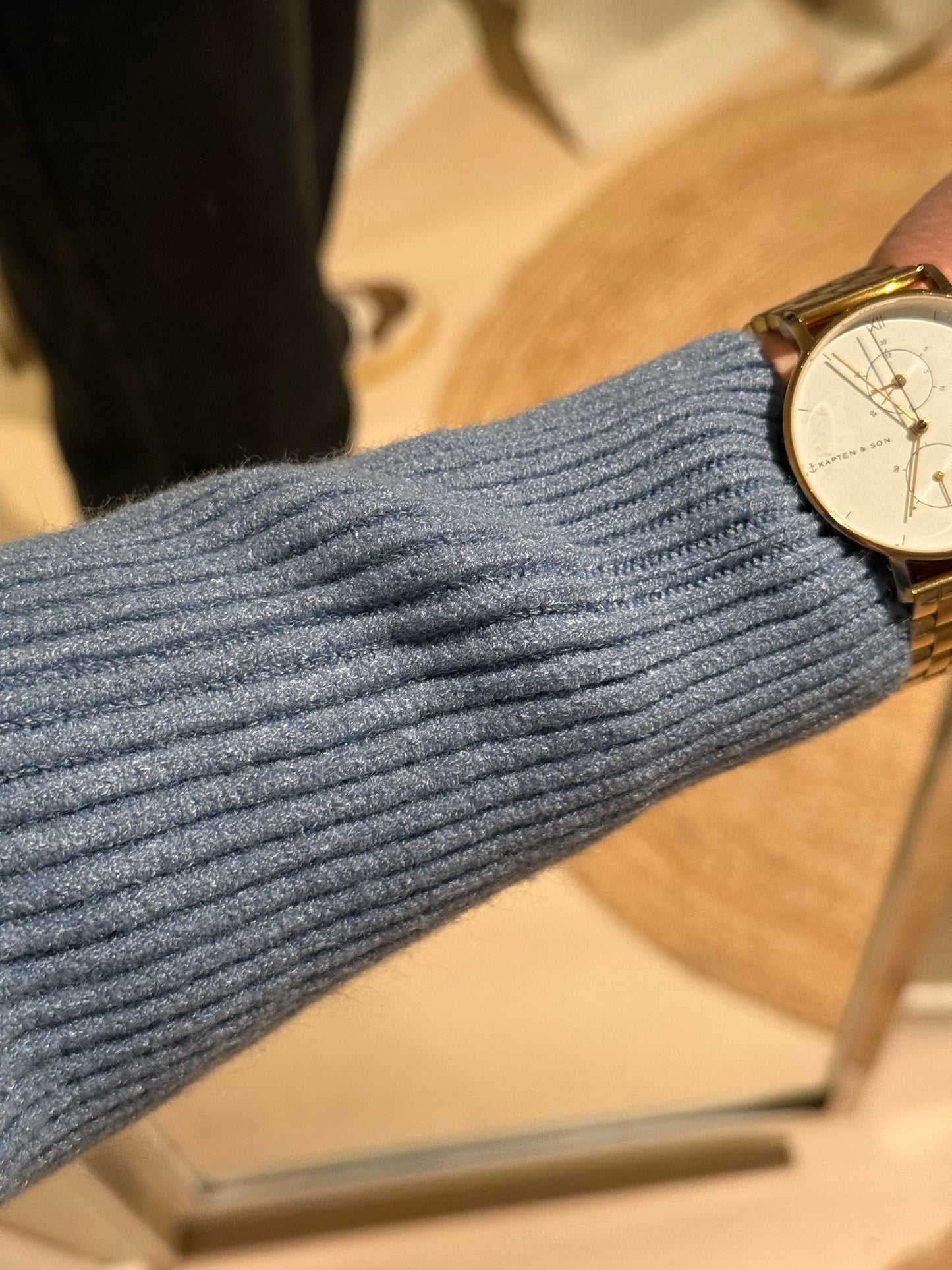 Strick-Rollkragen blau