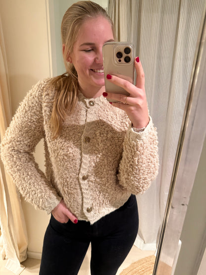 Kurzes Bouclé Jäckchen beige