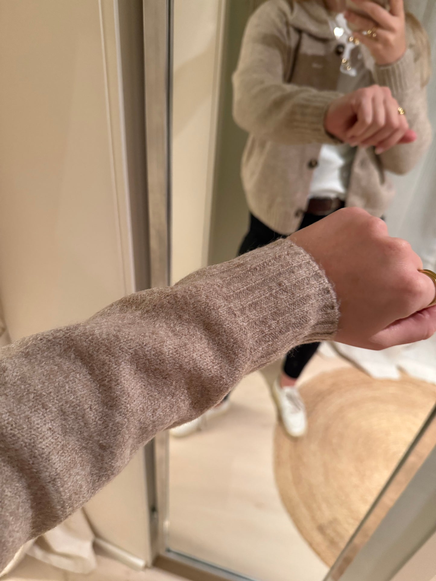 Strickjacke mit großem Kragen beige