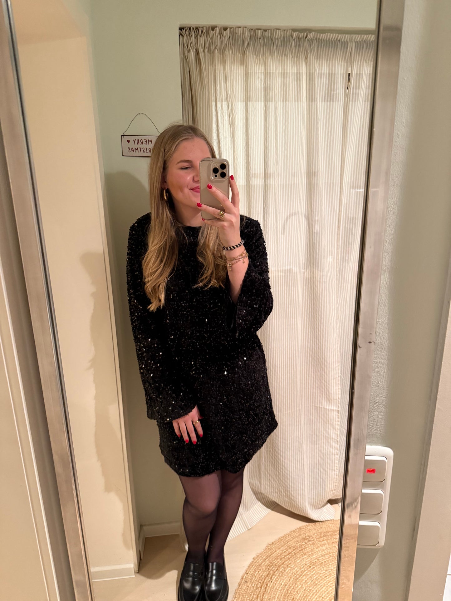 Pailletten Kleid mit Schleife