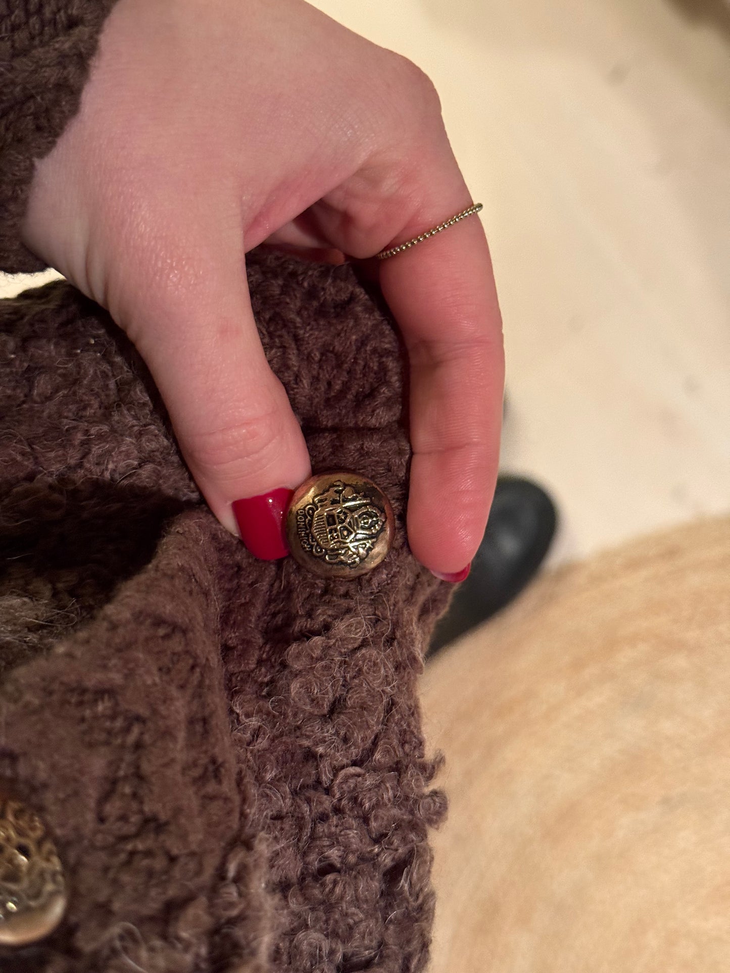 Kurzes Bouclé Jäckchen chocolate