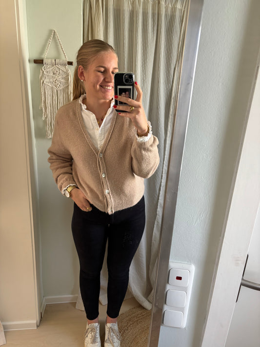 Strickjacke mit V-Ausschnitt