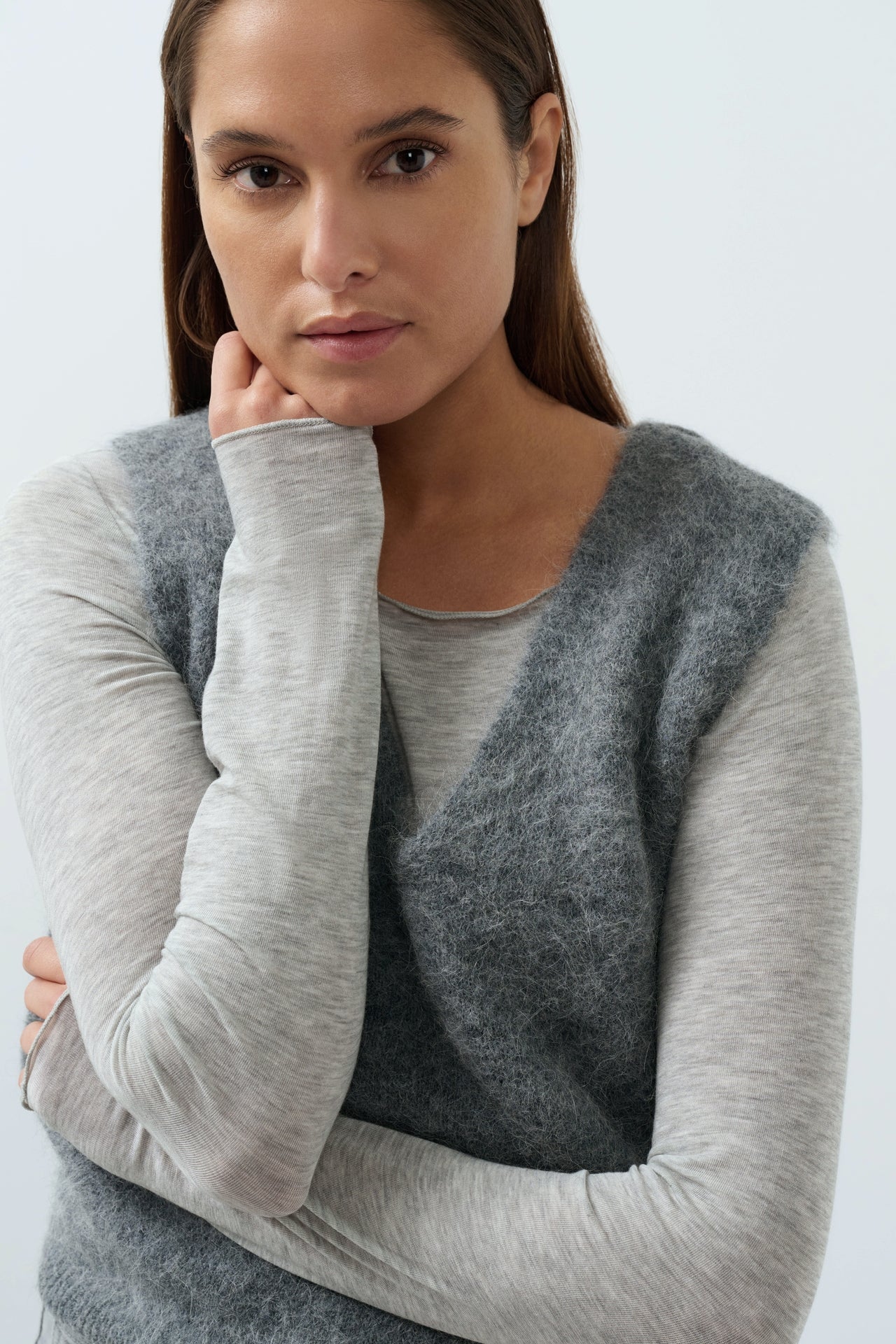 Strick-Pullunder mit tiefem V-Ausschnitt | Grey Melange