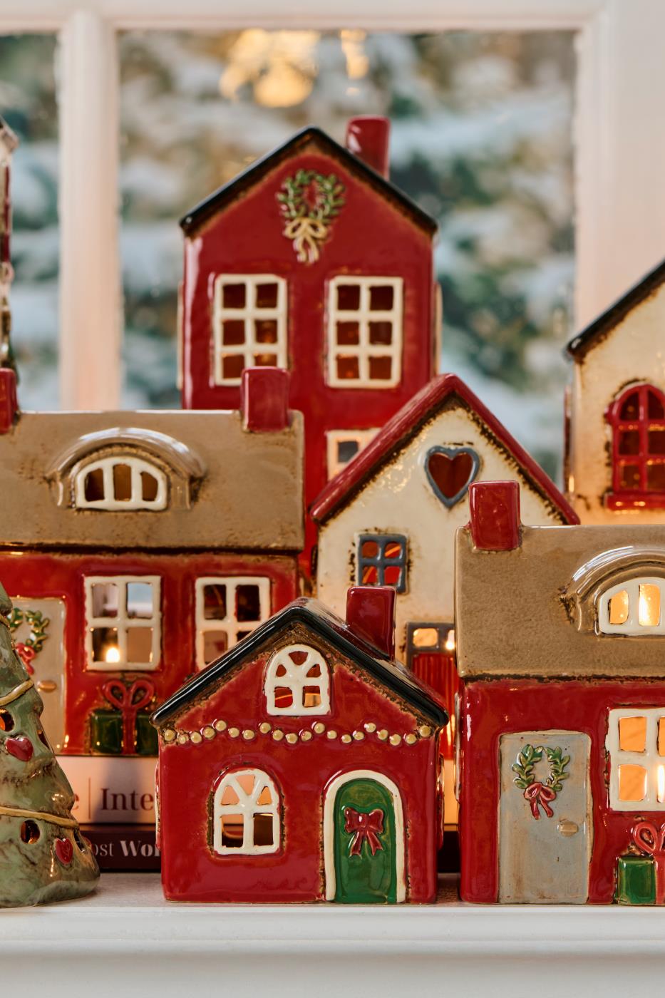 Stillenat Haus mit Schleife an der Tür