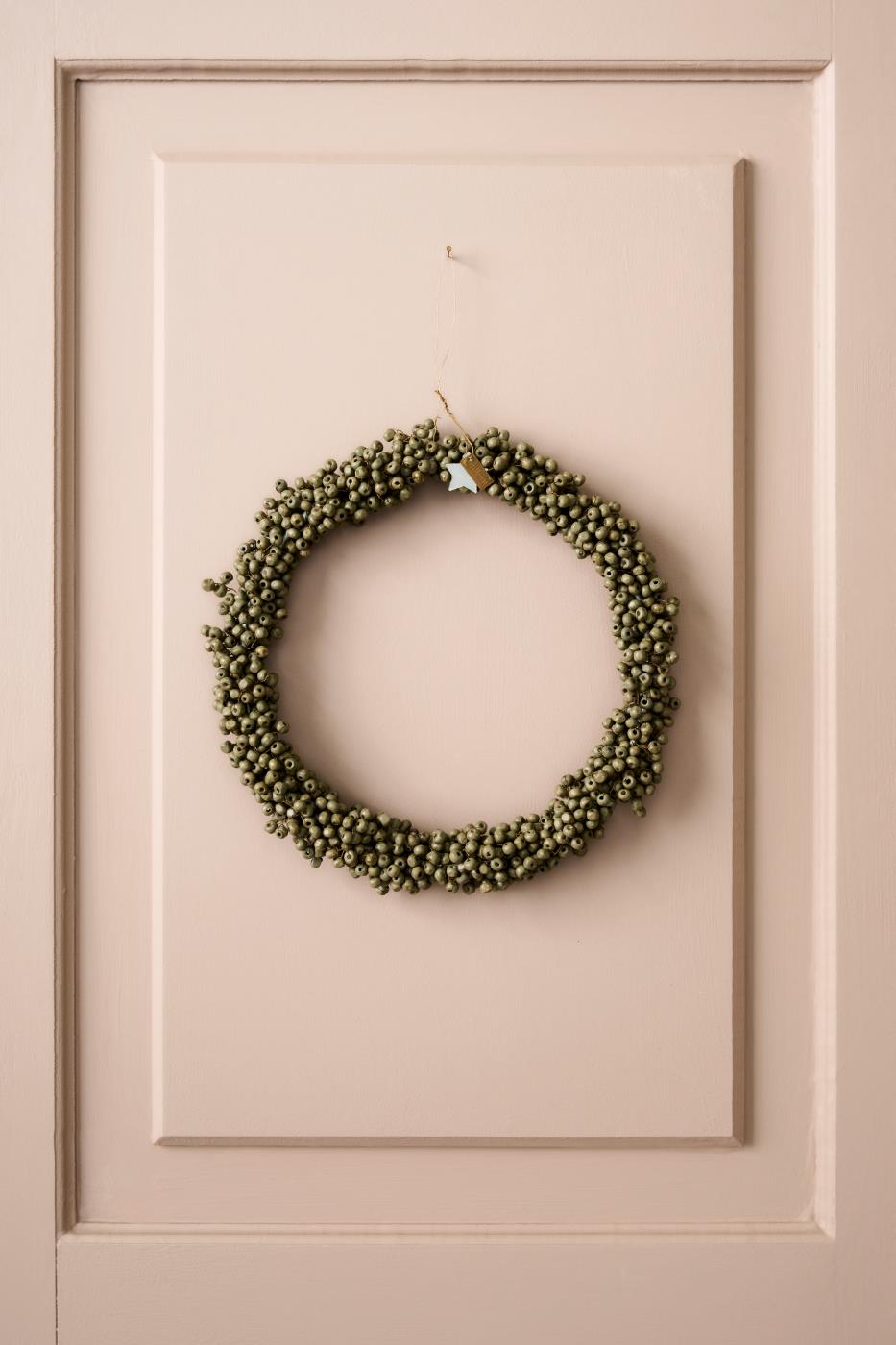 handgefertigter Kranz aus Holzperlen groß