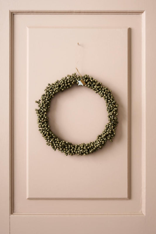 handgefertigter Kranz aus Holzperlen groß