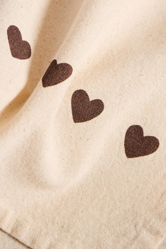 Geschirrtuch mit braunen Herzen