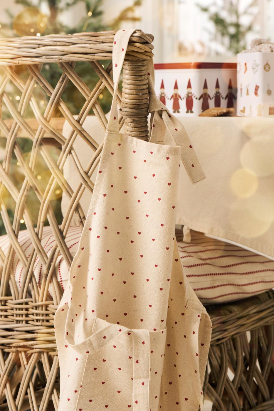 Schürze mini mit roten Herzen