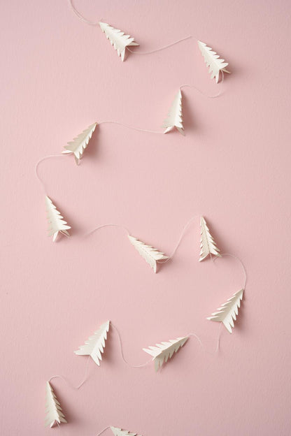 Band mit 12 Tannenbäumen