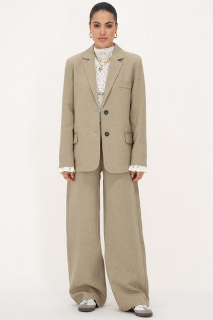 Grüner Blazer mit Schlitz