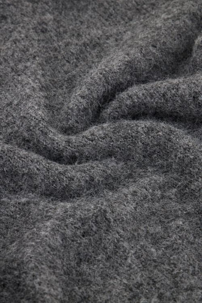Grauer Oversized Strickpullover